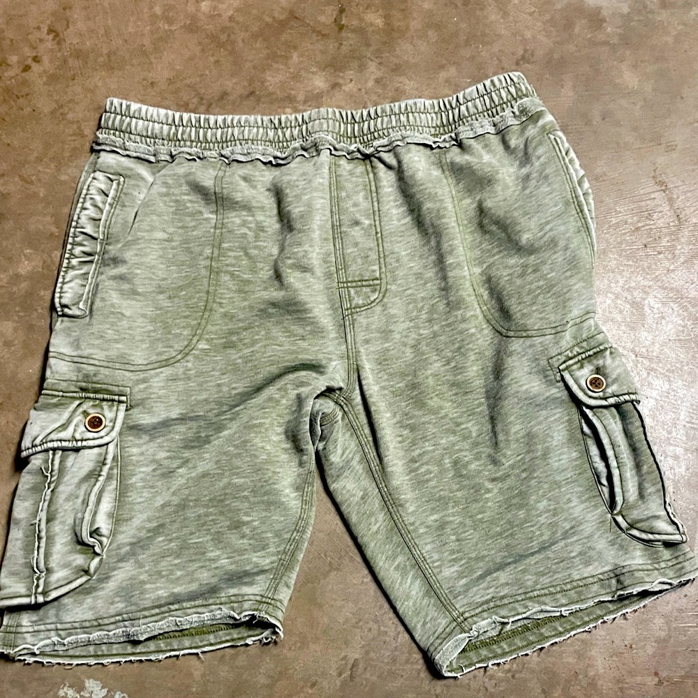 MomentUs Shorts